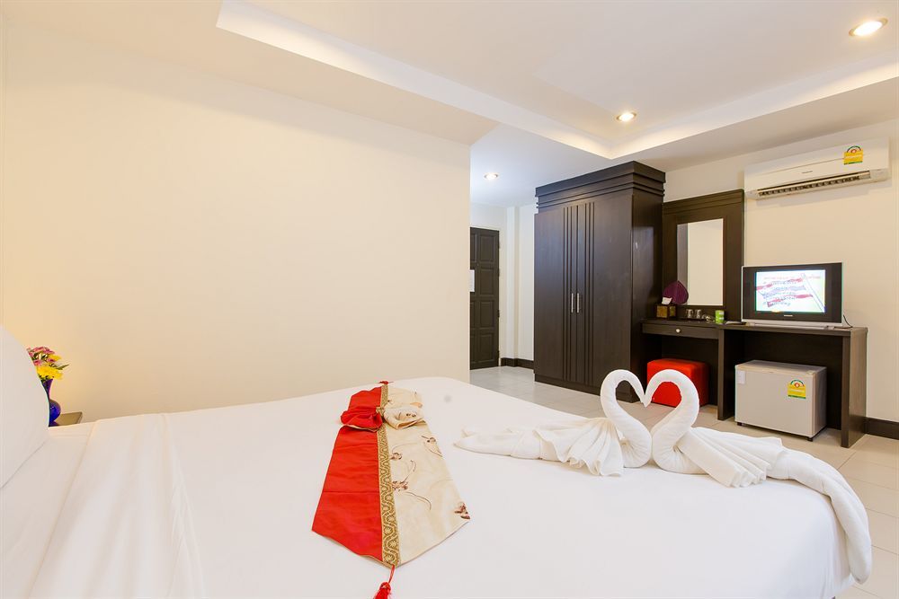 Nirvana Inn Patong Экстерьер фото